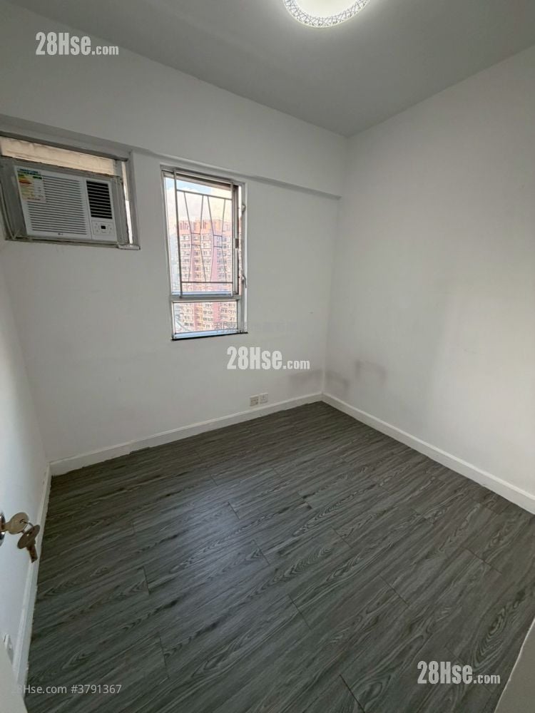 Serene Garden Sell 3 Bedrooms , 1 Bathroom 590 ft²