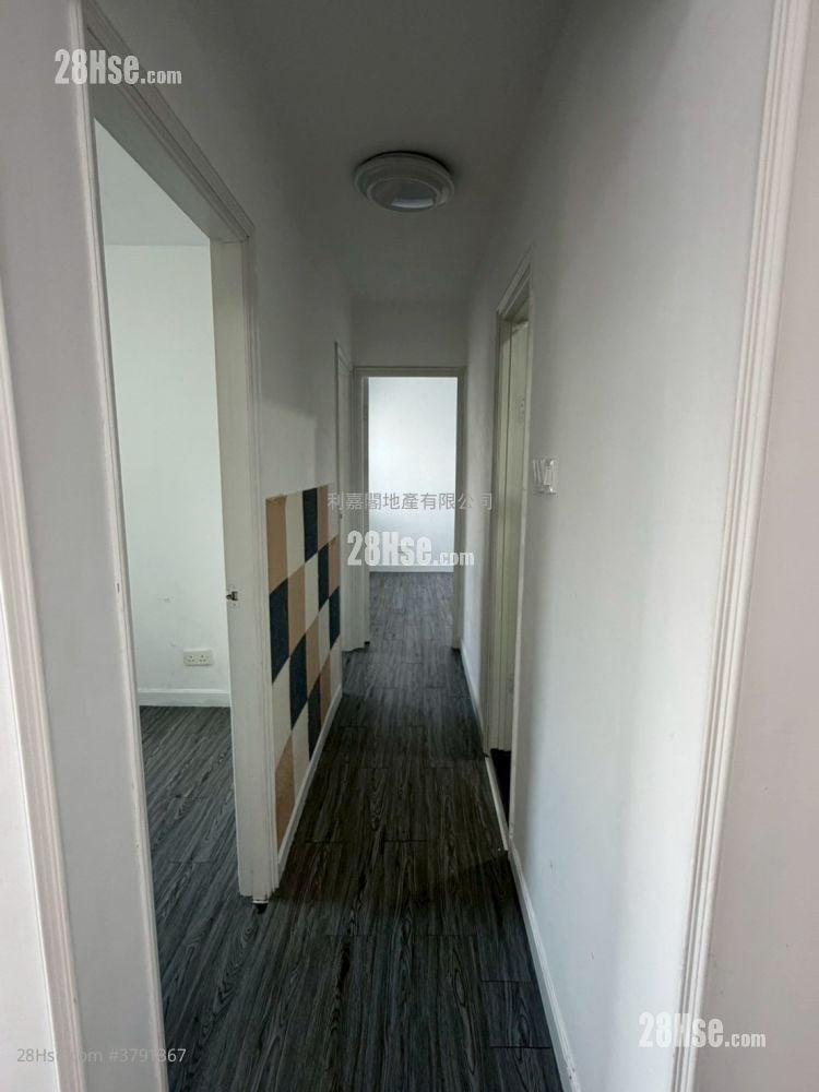 Serene Garden Sell 3 Bedrooms , 1 Bathroom 590 ft²