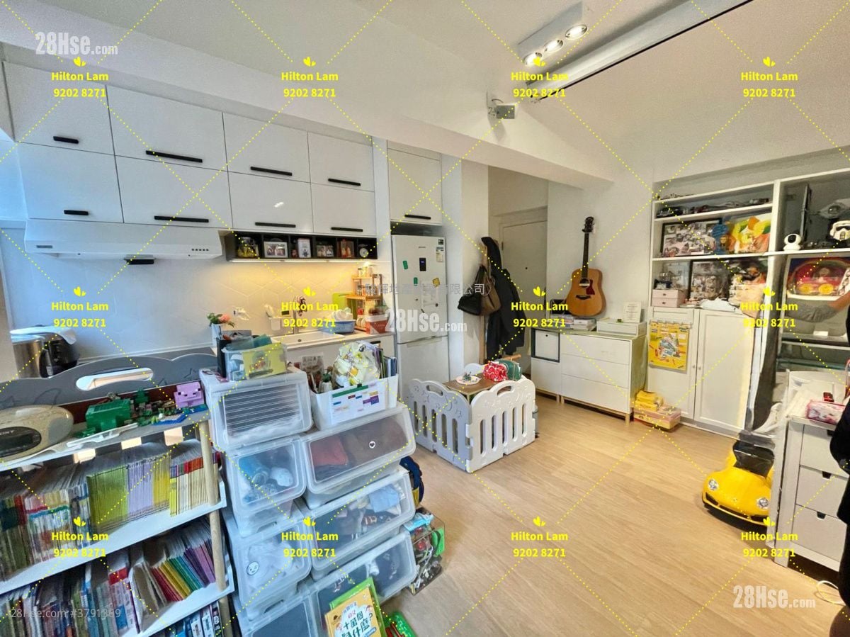 Carlton Building Sell 2 Bedrooms , 1 Bathroom 432 ft²