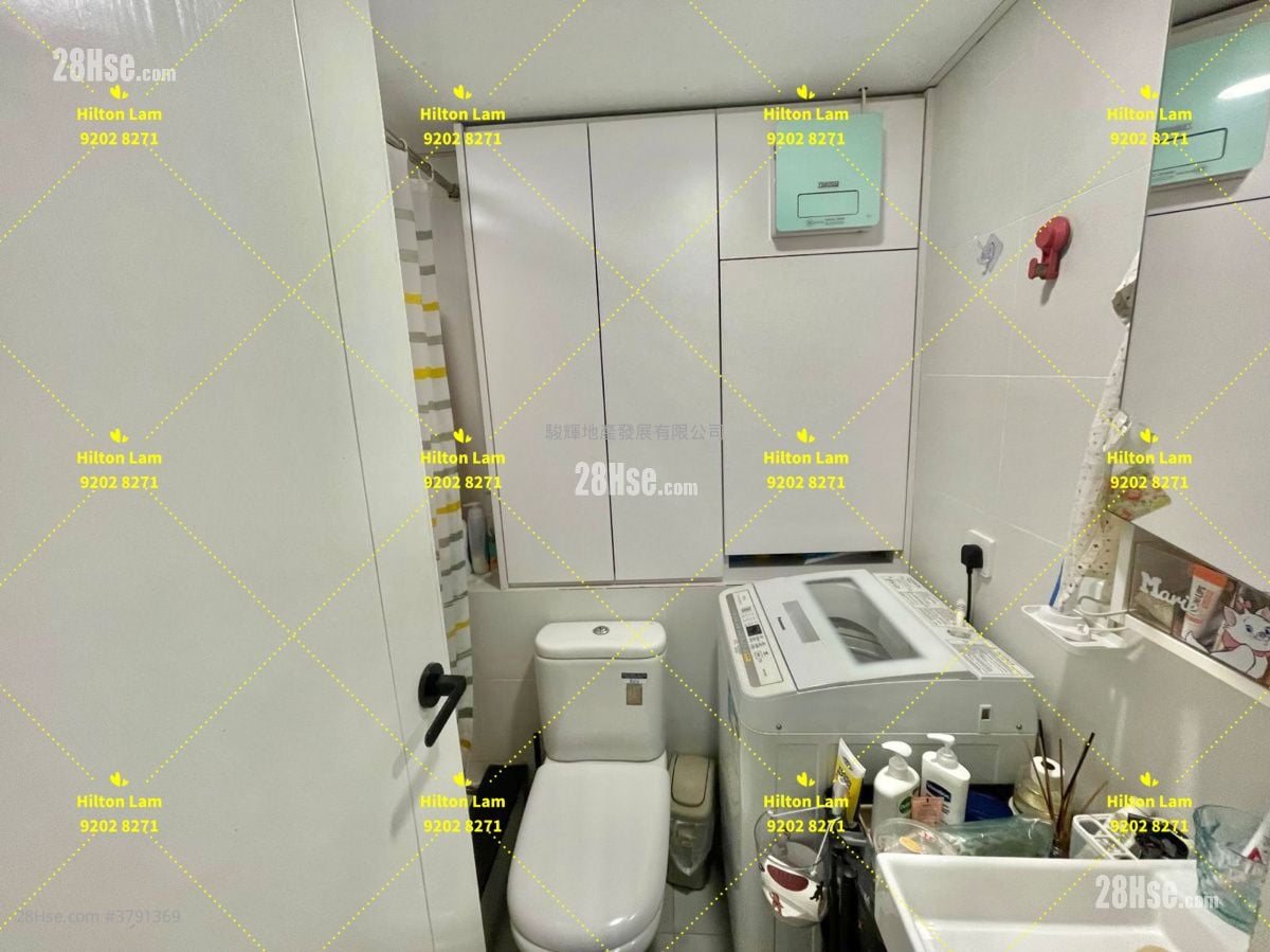 Carlton Building Sell 2 Bedrooms , 1 Bathroom 432 ft²