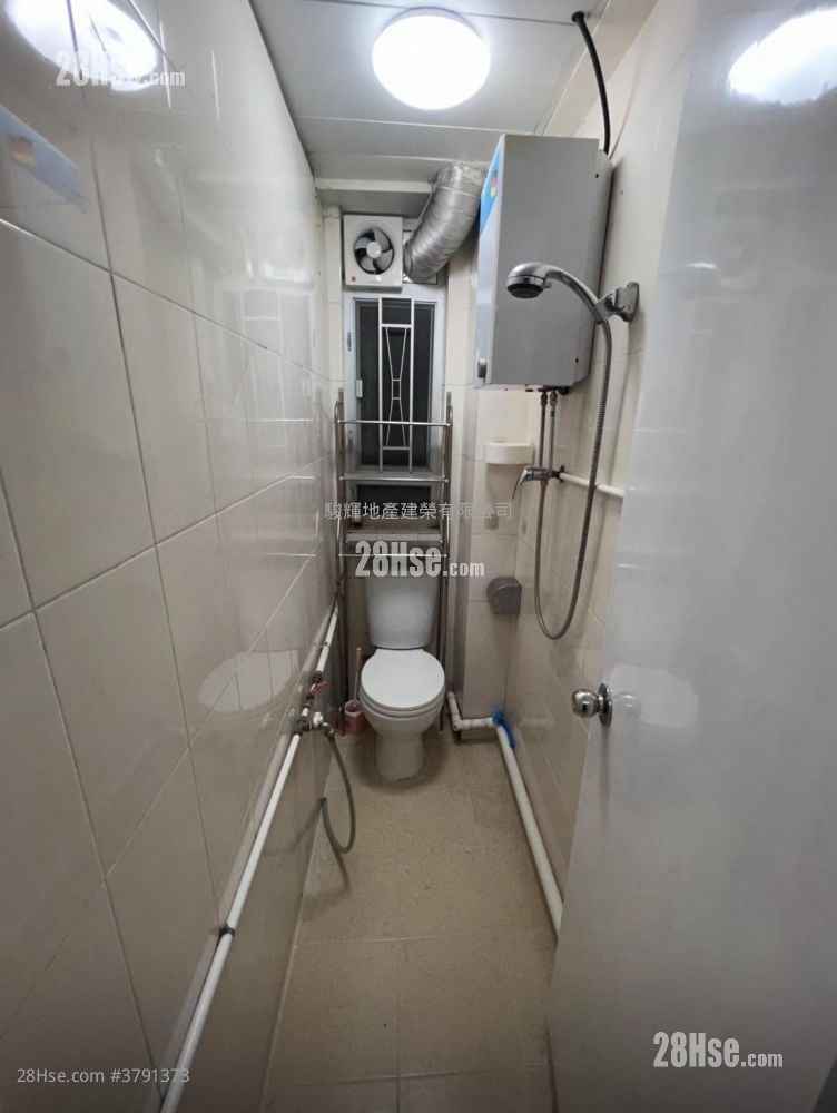 Hong Ning Building Rental 2 Bedrooms , 1 Bathroom 330 ft²