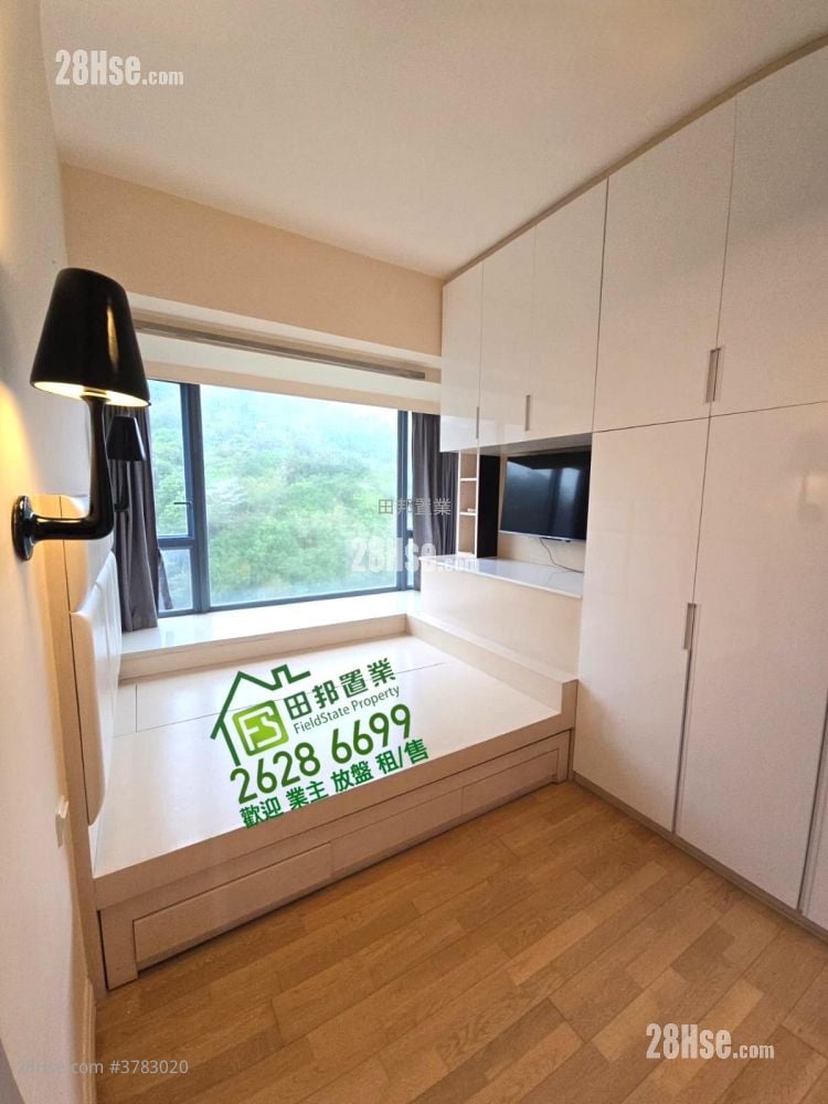 Primrose Hill Rental 4 Bedrooms , 2 Bathrooms 911 ft²