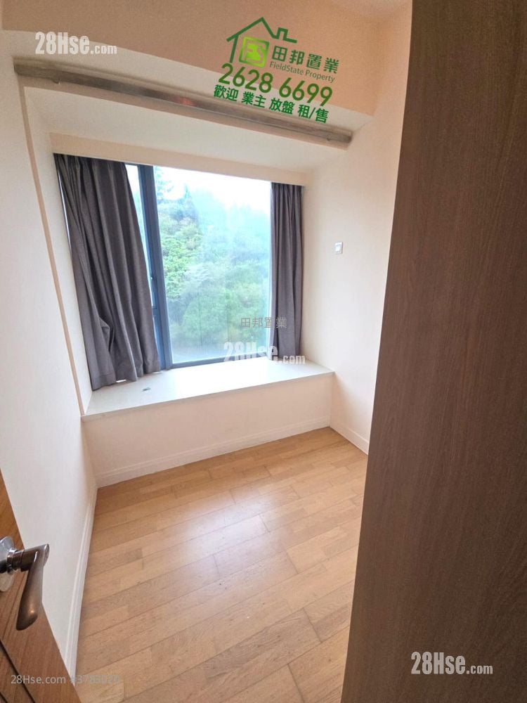 Primrose Hill Rental 4 Bedrooms , 2 Bathrooms 911 ft²