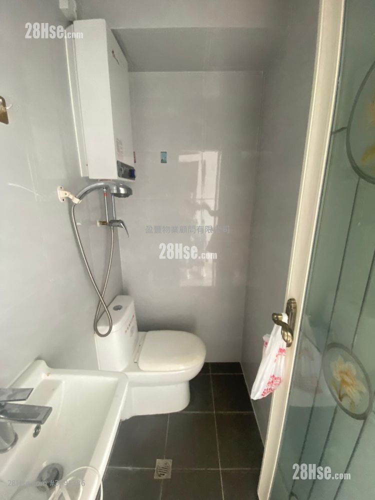 Wah To Building Sell 4 Bedrooms , 4 Bathrooms 565 ft²