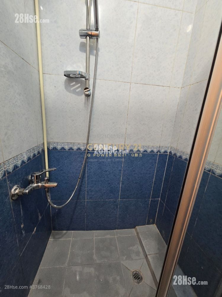 Metro Mansion Rental 2 Bedrooms , 1 Bathroom 341 ft²