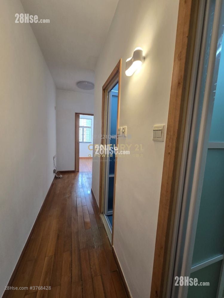 Metro Mansion Rental 2 Bedrooms , 1 Bathroom 341 ft²