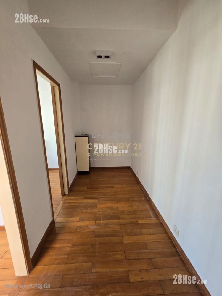 Metro Mansion Rental 2 Bedrooms , 1 Bathroom 341 ft²