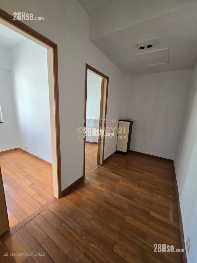 Metro Mansion Rental 2 Bedrooms , 1 Bathroom 341 ft²