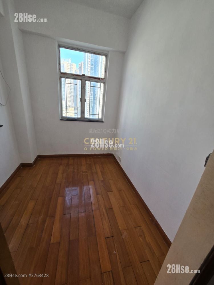 Metro Mansion Rental 2 Bedrooms , 1 Bathroom 341 ft²