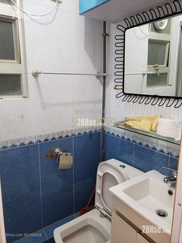 Metro Mansion Rental 2 Bedrooms , 1 Bathroom 341 ft²