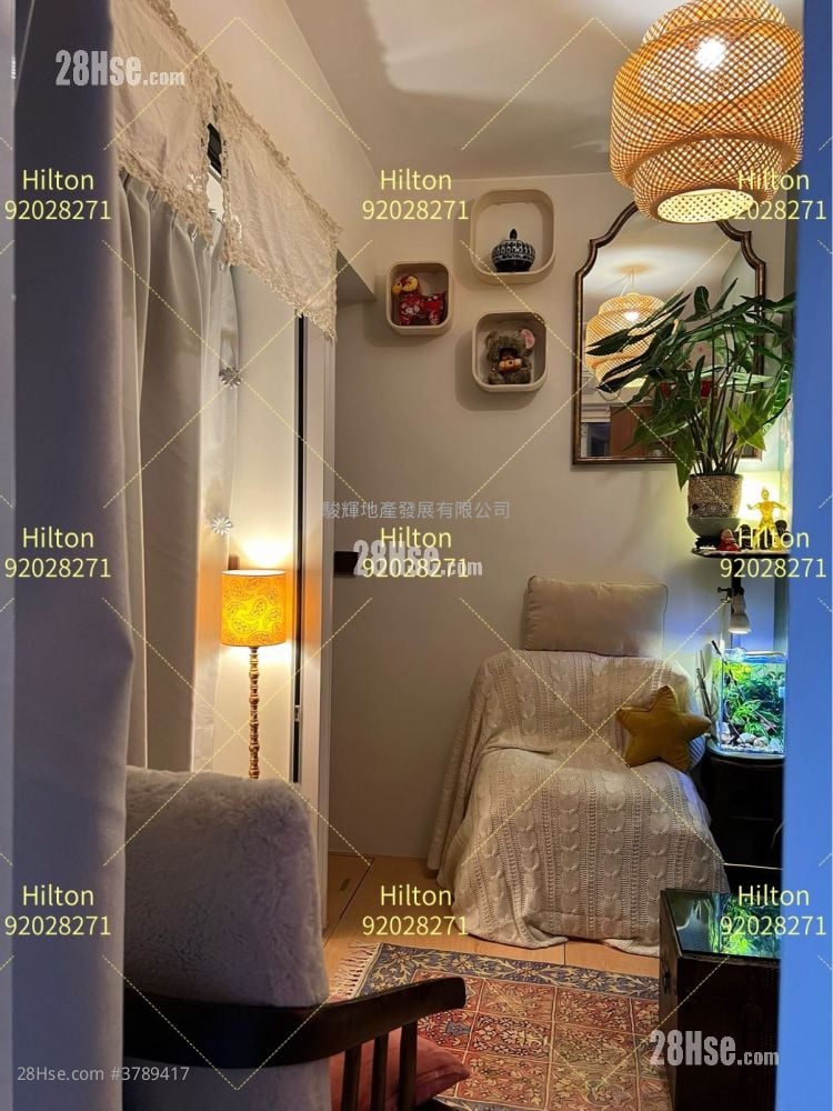 Fulland Court Sell 2 Bedrooms , 1 Bathroom 246 ft²