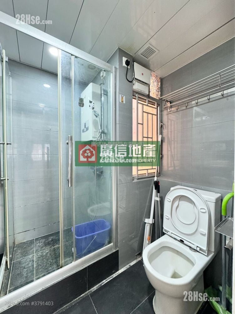 鸿威大厦 售盘 2 房 , 1 浴室 306 平方尺