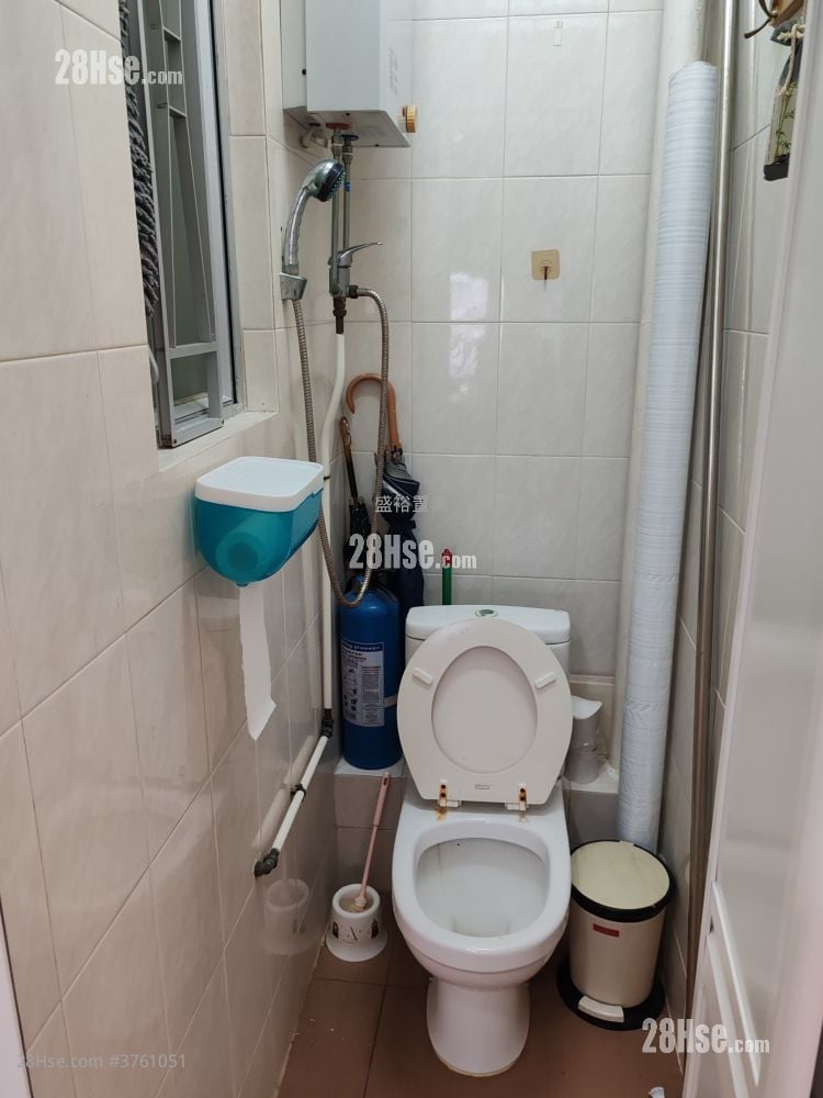 On Luen Building Sell Studio , 1 Toilet