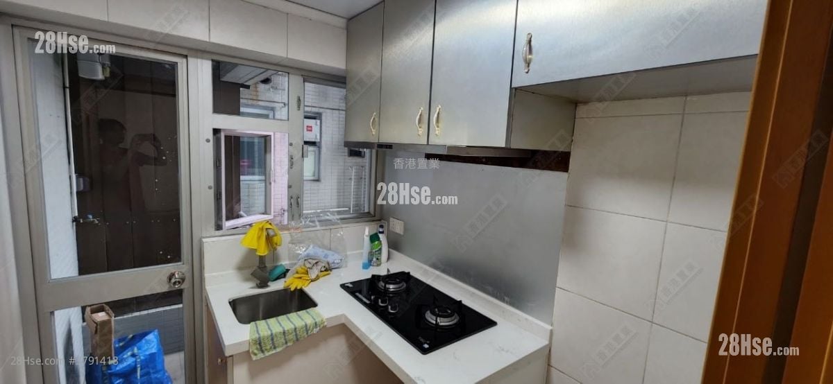 Metro Harbour View Sell 2 Bedrooms , 1 Bathroom 371 ft²