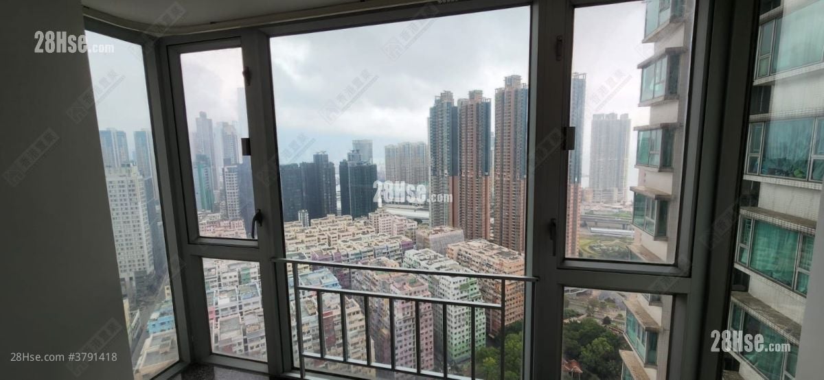 Metro Harbour View Sell 2 Bedrooms , 1 Bathroom 371 ft²