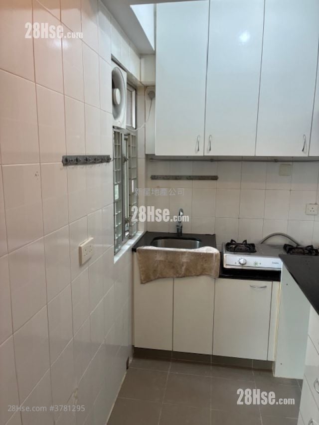 Sheung Shui Centre Rental 2 Bedrooms , 1 Bathroom 351 ft²