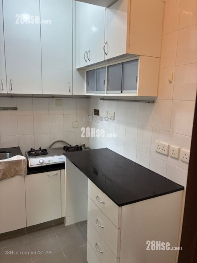 Sheung Shui Centre Rental 2 Bedrooms , 1 Bathroom 351 ft²