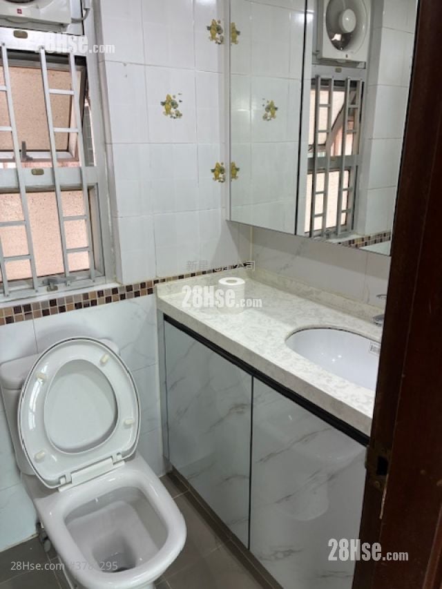 Sheung Shui Centre Rental 2 Bedrooms , 1 Bathroom 351 ft²