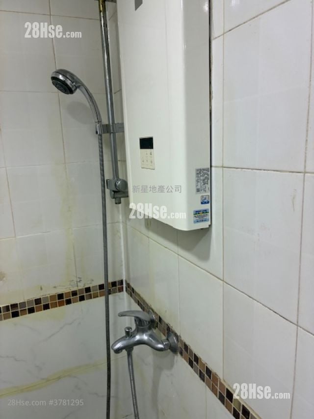 Sheung Shui Centre Rental 2 Bedrooms , 1 Bathroom 351 ft²
