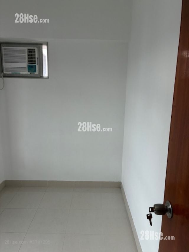 Sheung Shui Centre Rental 2 Bedrooms , 1 Bathroom 351 ft²