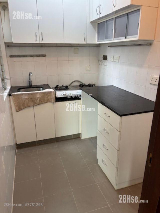 Sheung Shui Centre Rental 2 Bedrooms , 1 Bathroom 351 ft²