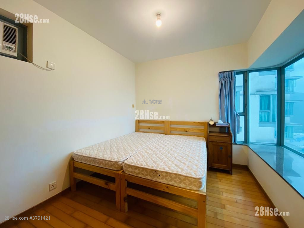 Seaview Crescent Rental 2 Bedrooms , 1 Bathroom 521 ft²