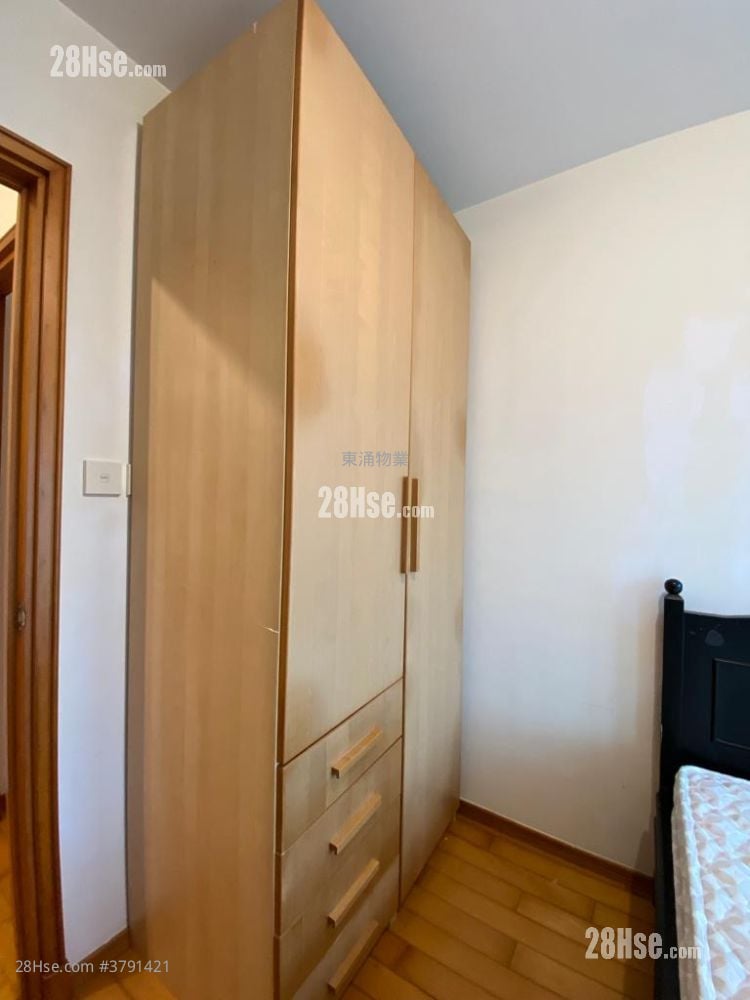 Seaview Crescent Rental 2 Bedrooms , 1 Bathroom 521 ft²