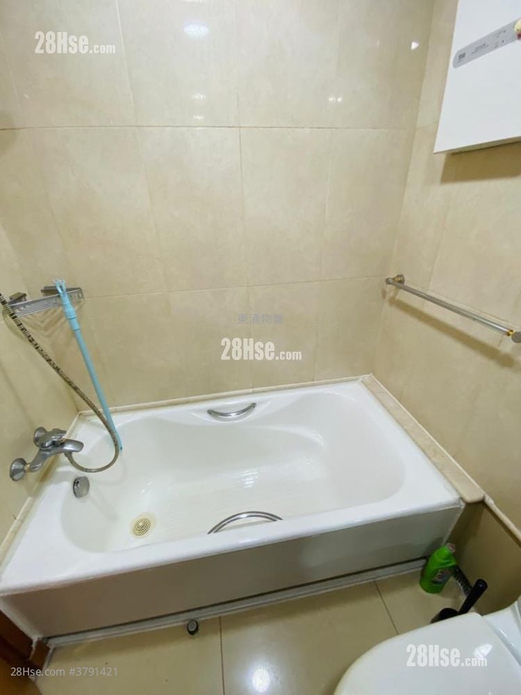 Seaview Crescent Rental 2 Bedrooms , 1 Bathroom 521 ft²