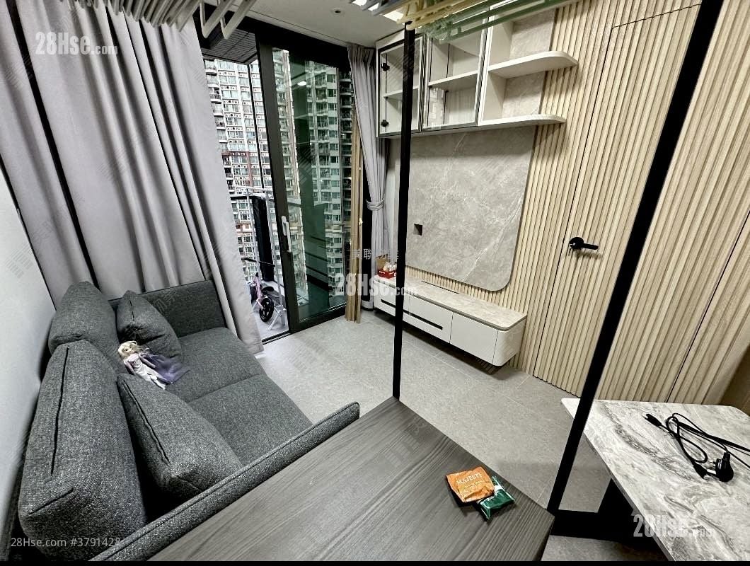 Yoho West Sell 2 Bedrooms , 1 Bathroom 359 ft²