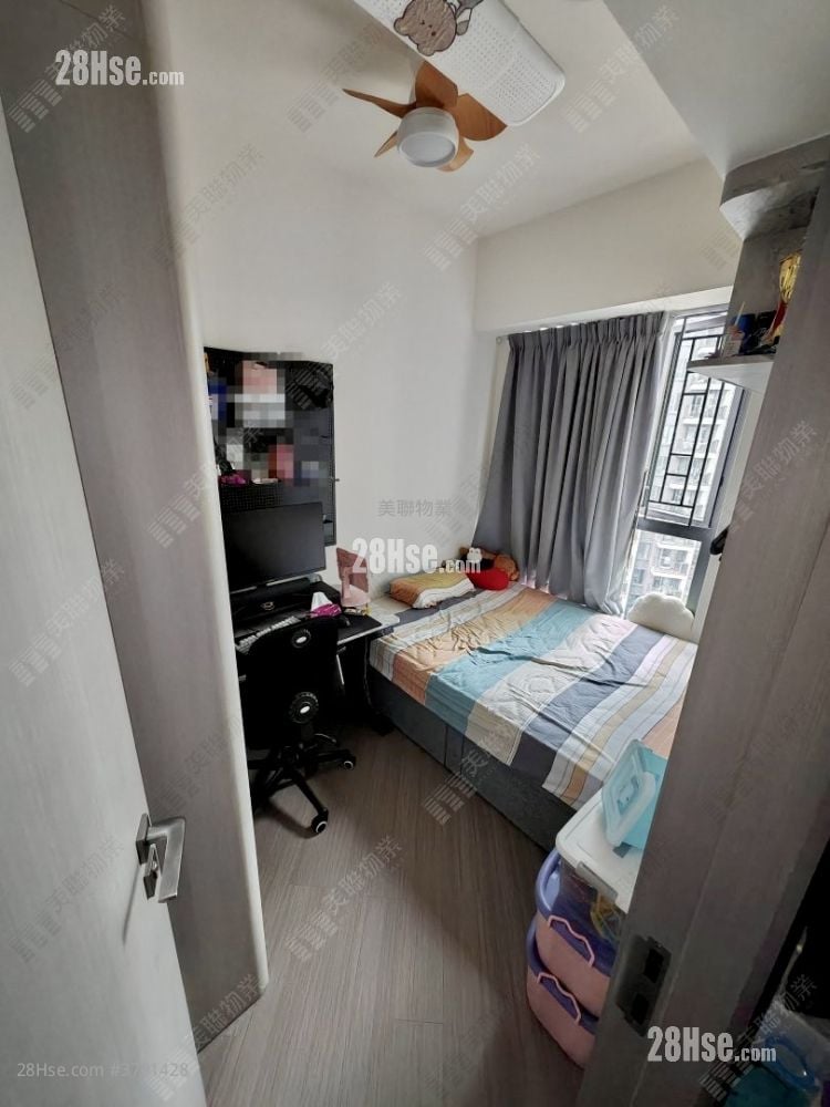 Yoho West Sell 2 Bedrooms , 1 Bathroom 359 ft²