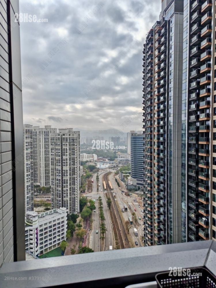 Yoho West Sell 2 Bedrooms , 1 Bathroom 359 ft²