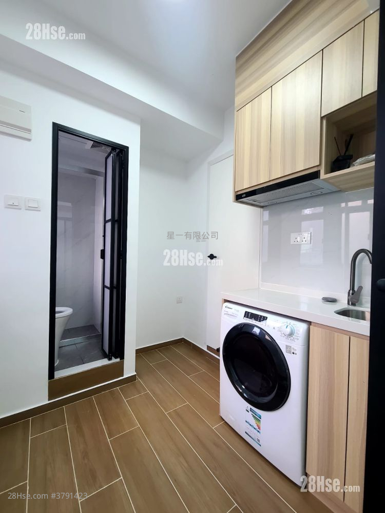 Golden Crown Court Rental 1 Bedroom , 1 Bathroom 160 ft²