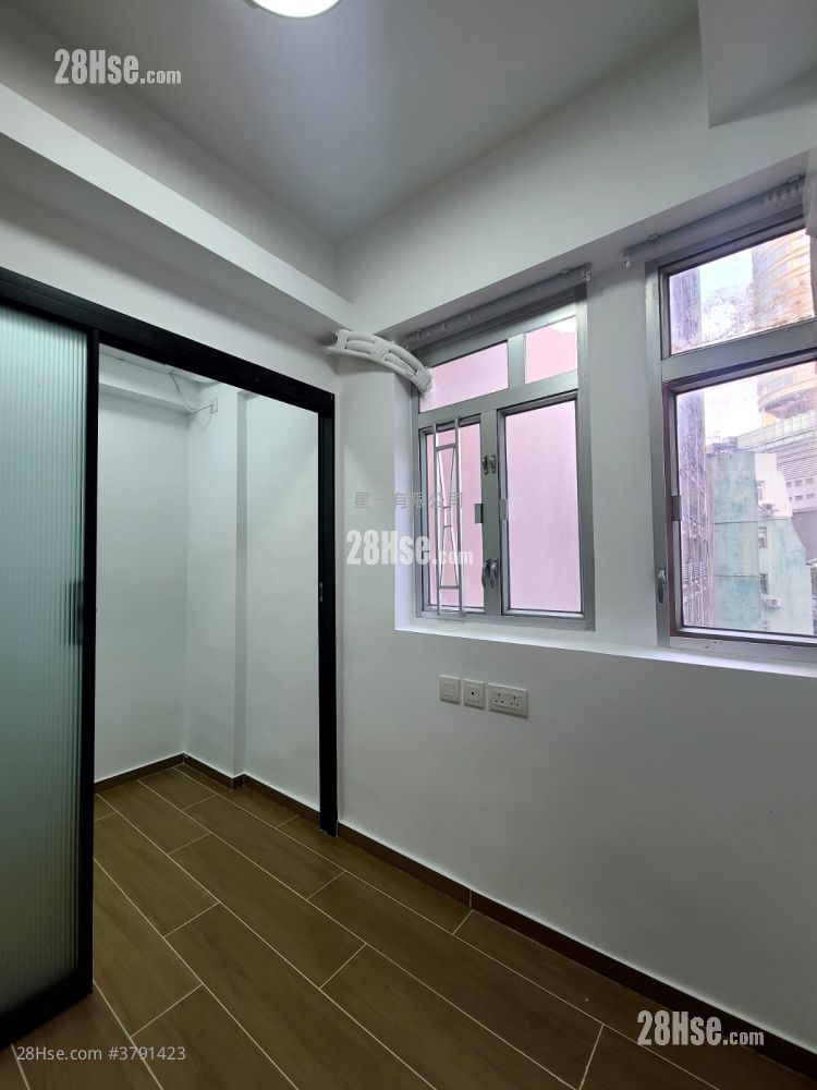 Golden Crown Court Rental 1 Bedroom , 1 Bathroom 160 ft²