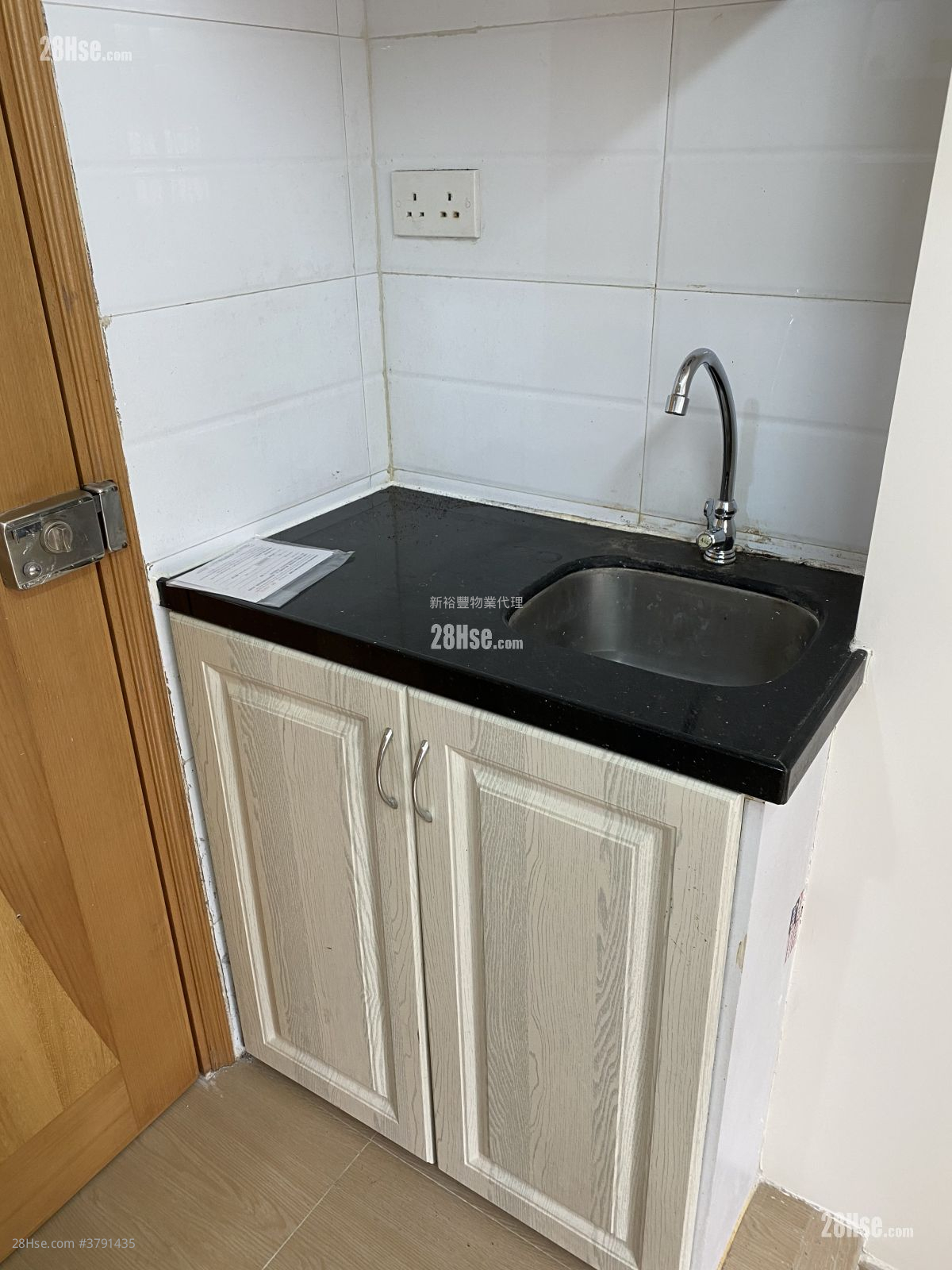 砵兰街302号 租盘 开放式间隔 , 1 浴室 105 平方尺