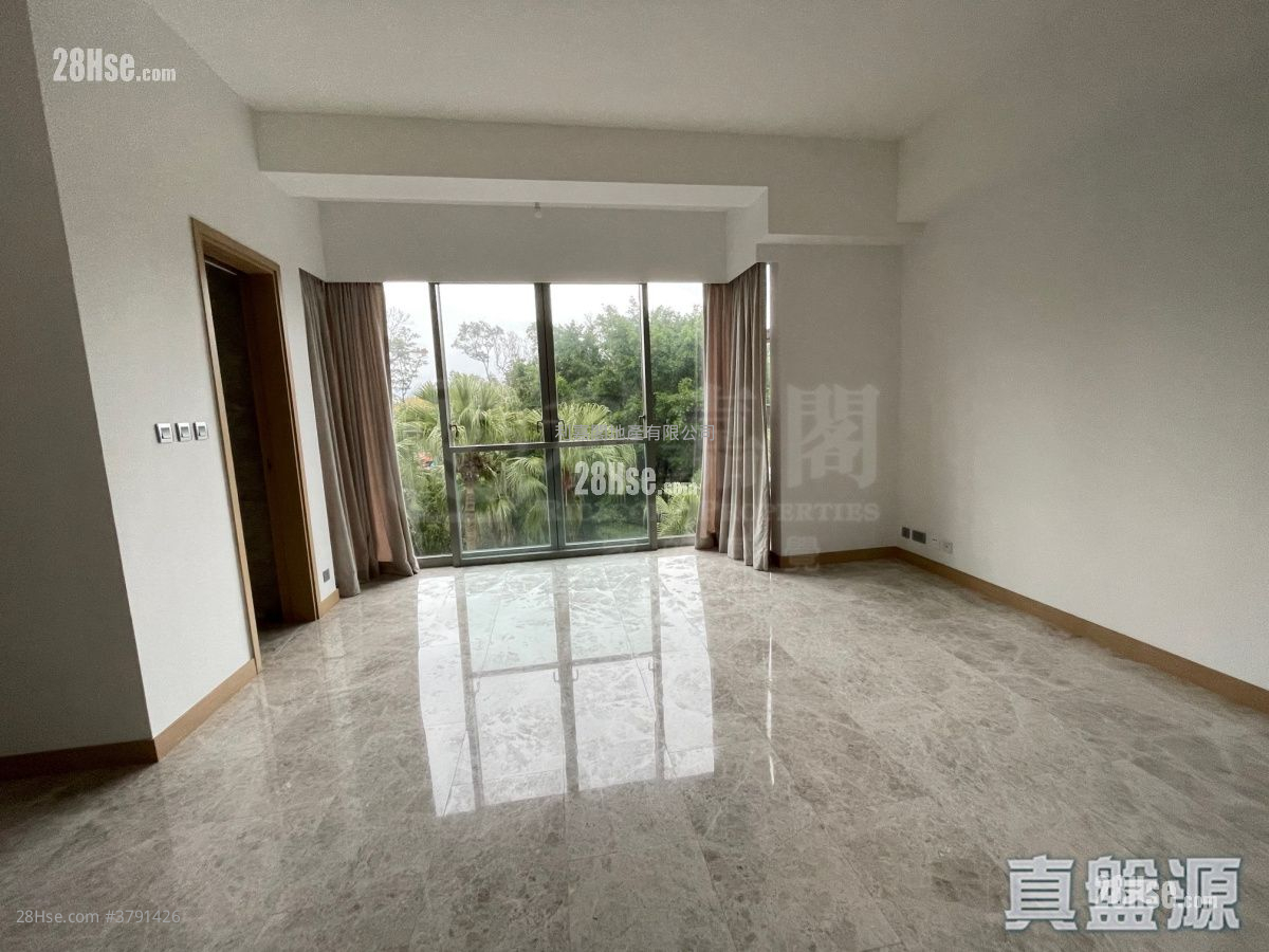 Hampstead Sell 4 Bedrooms 2,374 ft²