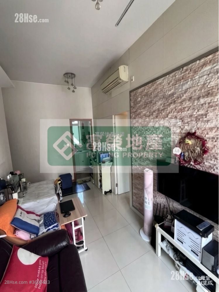 One New York Sell 2 Bedrooms , 1 Bathroom 460 ft²