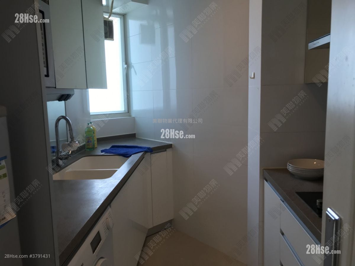 领都 售盘 3 房 , 3 浴室 822 平方尺