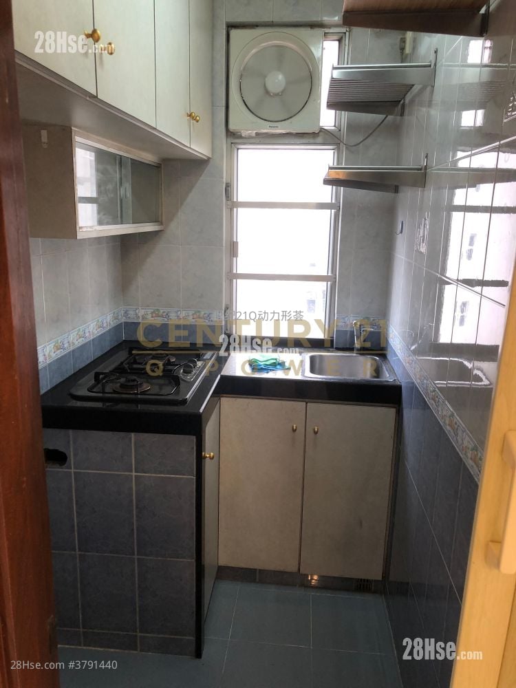 Sun Sing Centre Rental 2 Bedrooms , 1 Bathroom 297 ft²