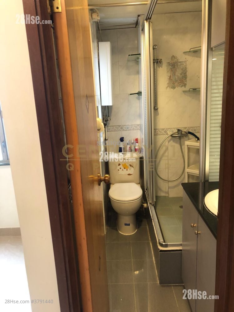 Sun Sing Centre Rental 2 Bedrooms , 1 Bathroom 297 ft²