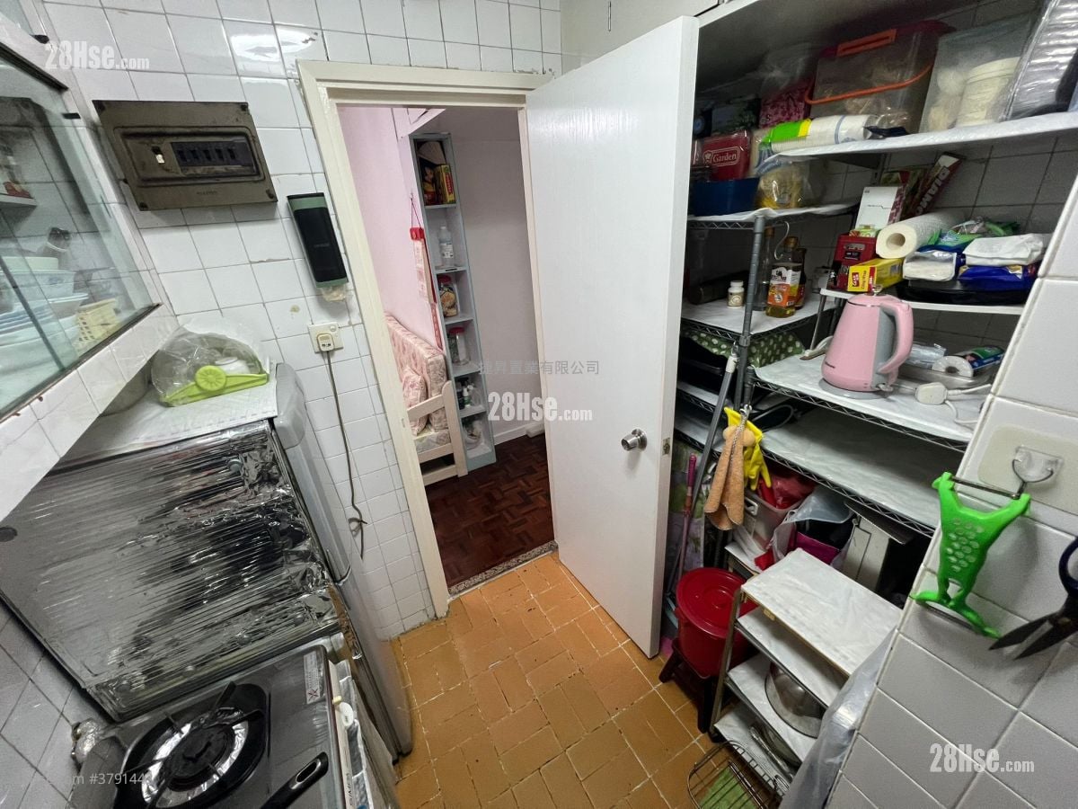 Wyler Garden Sell 2 Bedrooms , 1 Bathroom 336 ft²