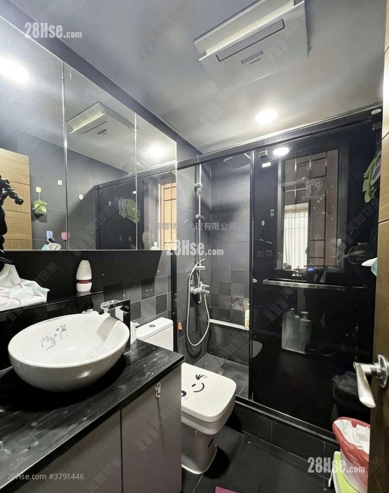 万景峯 售盘 3 房 826 平方尺