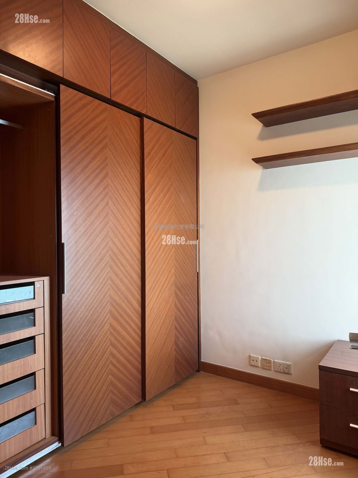 Coastal Skyline Sell 3 Bedrooms 911 ft²