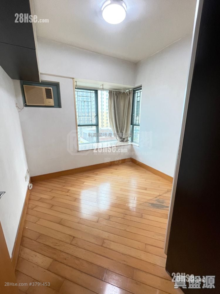 Aquamarine Rental 2 Bedrooms , 1 Bathroom 494 ft²