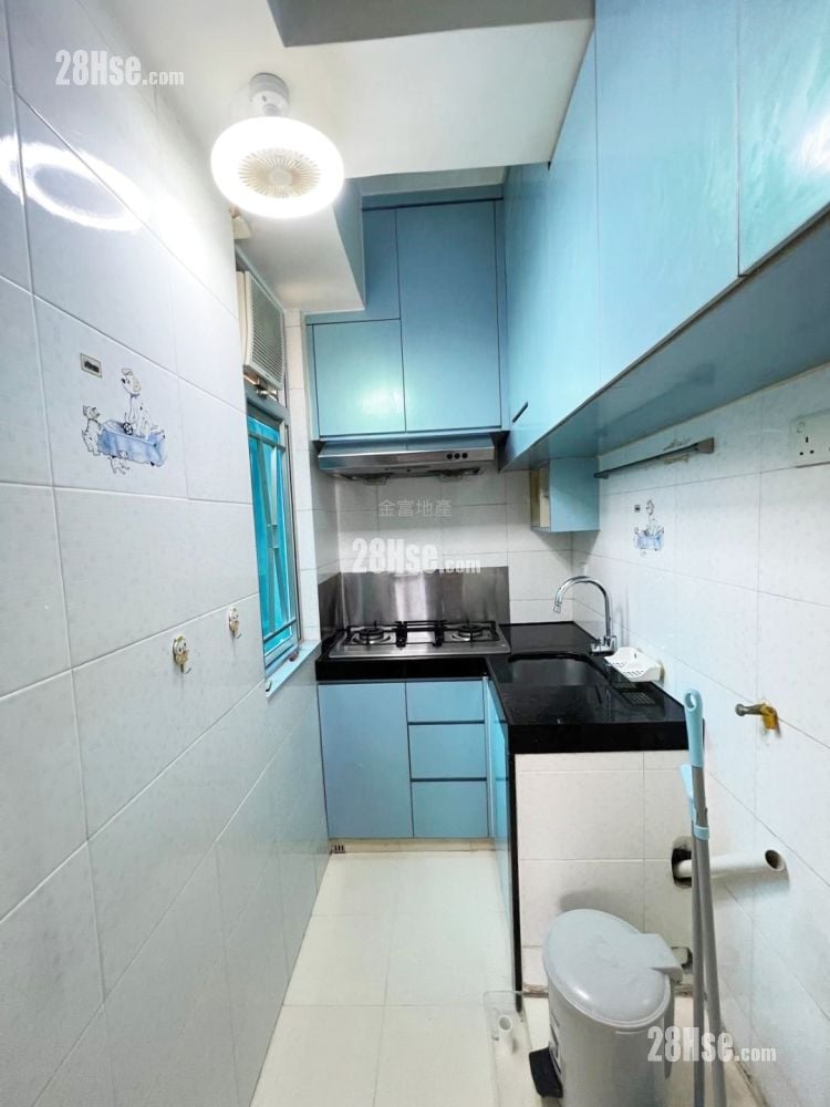 Winner Centre Rental 2 Bedrooms 254 ft²