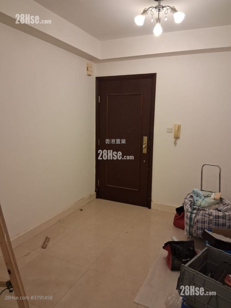 都会駅 租盘 2 房 , 1 浴室 492 平方尺