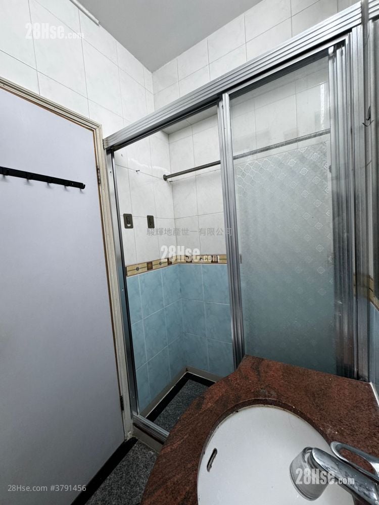 Wah Sun Building Rental 318 ft²