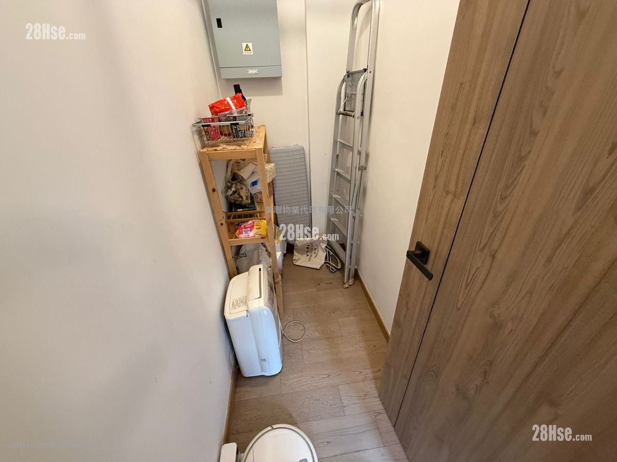 Centra Horizon Rental 3 Bedrooms , 1 Bathroom 581 ft²