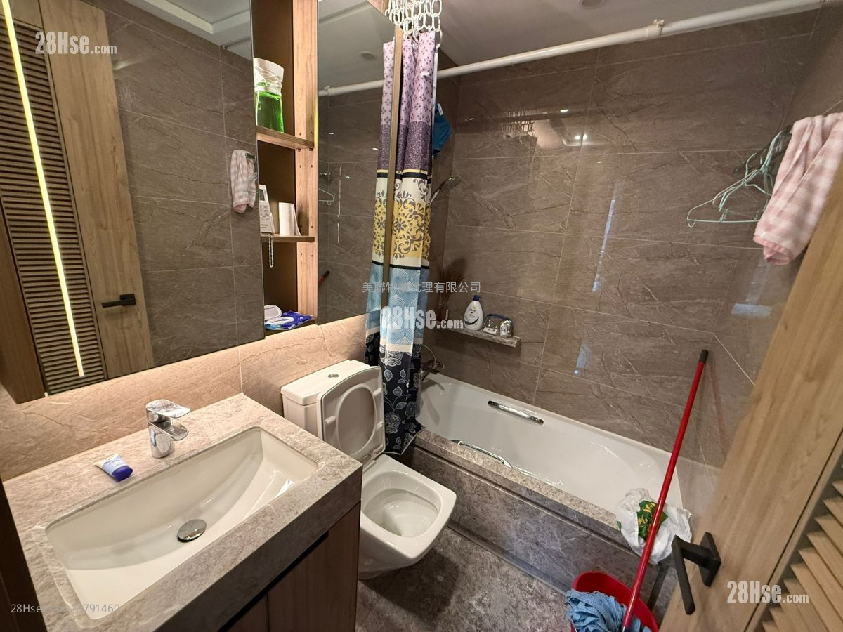 Centra Horizon Rental 3 Bedrooms , 1 Bathroom 581 ft²