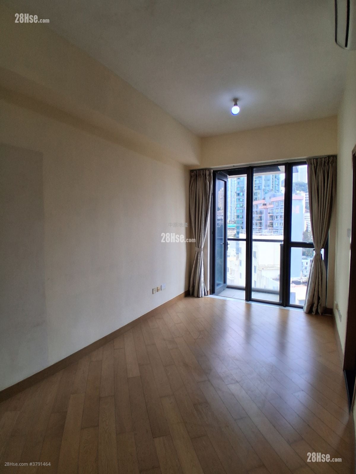 Warrenwoods Sell Studio 273 ft²