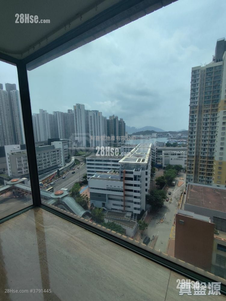 Aquamarine Sell 2 Bedrooms 502 ft²